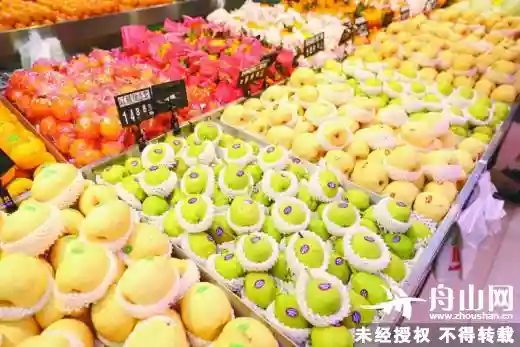 时令水果大量上市，价格逐渐走低
