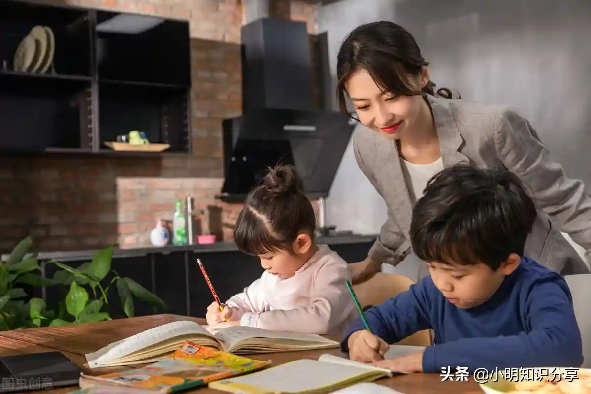 幼儿园《认识水果（apple、pear、orange、banana）》英语教案