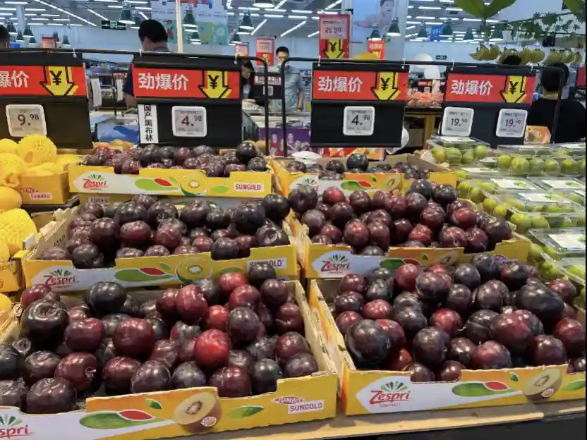 时令水果深圳市场抢鲜 品类丰足价格亲民