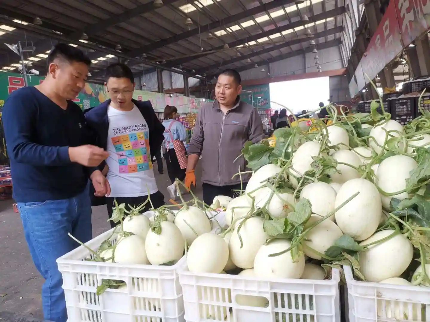 南通农副产品物流中心夏令水果批量上市