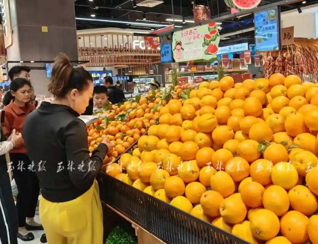秋冬季水果大量上新！网友：价格打下来了吗？
