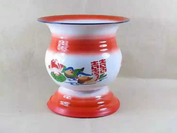 火遍亚马逊的传统水果篮——红双喜搪瓷痰盂