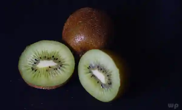 三种解油腻的水果，菠萝、山楂、猕猴桃，你知道几个？