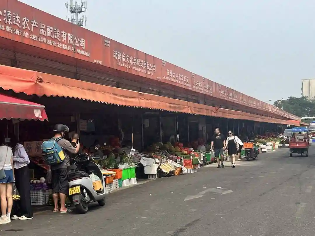 价格跳水！实探成都市场：部分中高端水果价格“腰斩”