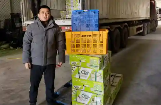 从“猫冬”到“忙冬”济南小伙靠卖水果将乡亲们带上致富路