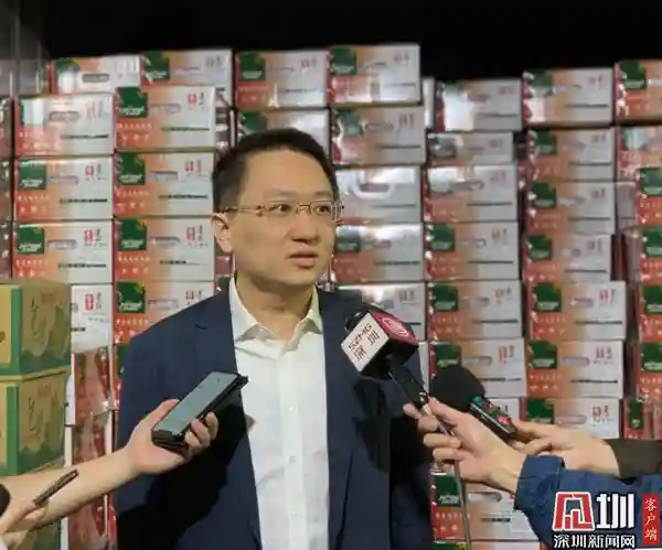 高雄水果首次直航深圳！更新鲜凤梨莲雾释迦……价格降两成