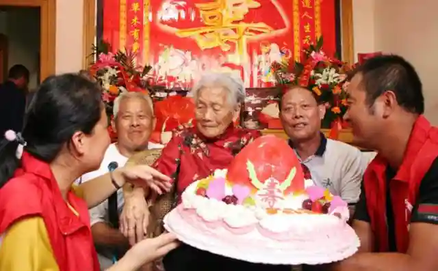 中国那么多水果，为什么桃子成为长寿的象征？这当中又有什么典故