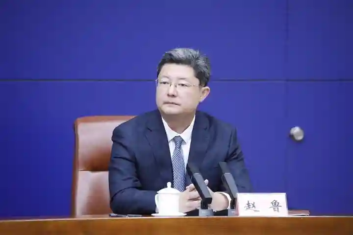 济清·江楠水果交易中心开业当天销售果品2300余吨，成交额达2100万元